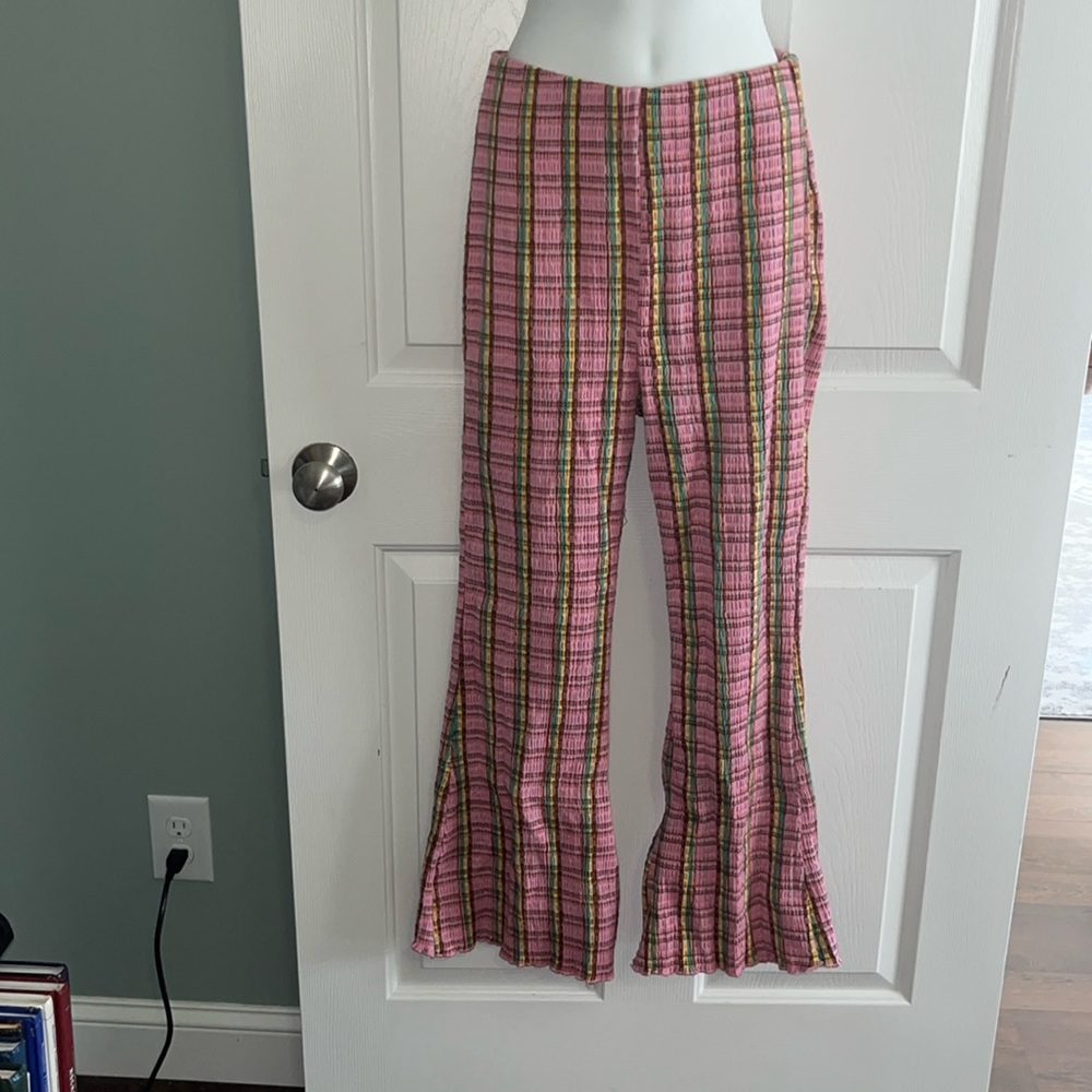 Free people elastic, cinched material bell bottom pants